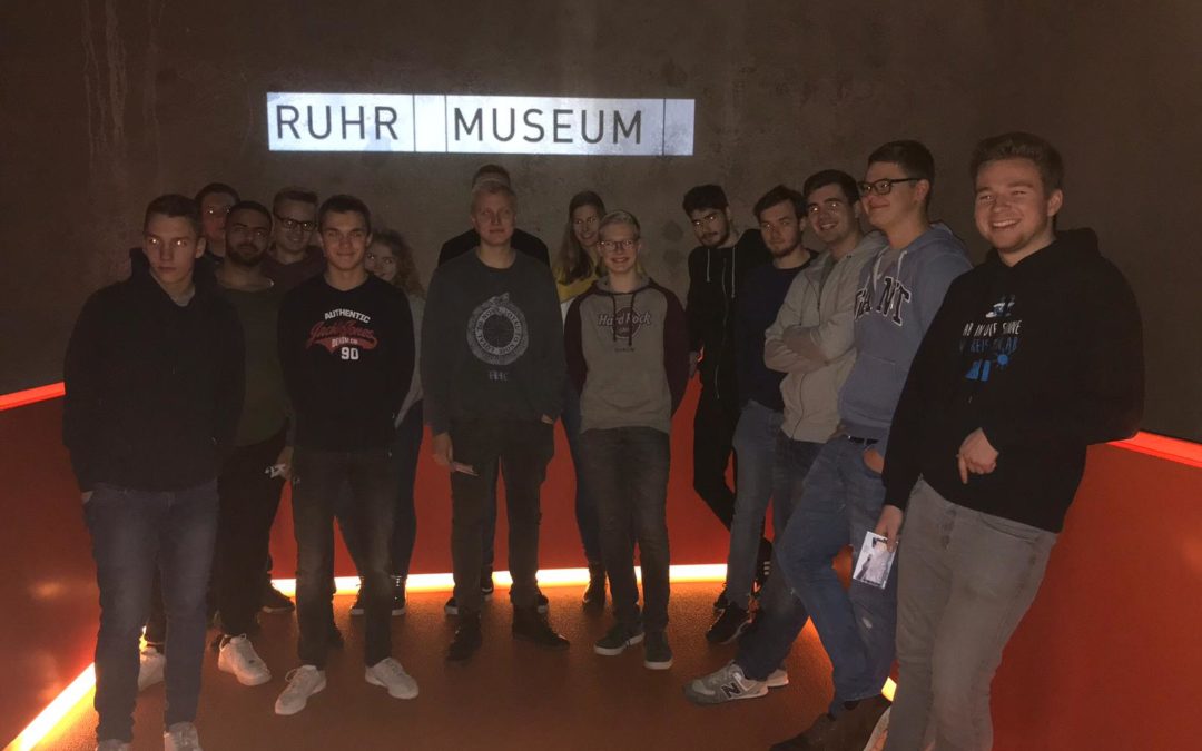 Wirtschaftsgeographiekurs besucht Weltkulturerbe Zeche Zollverein in Essen