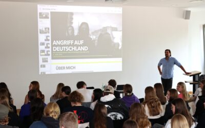 Journalist informiert über Entwicklung und Einfluss der AfD