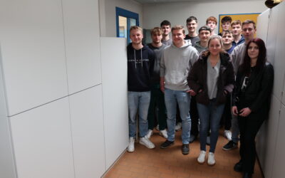 Neue Schränke für den Umkleideraum der Sporthalle